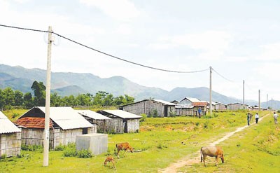 Bung Village resettlement area lacks basic amenities like water and electricity (Photo: SGGP) Bung Village resettlement area lacks basic amenities like water and electricity (Photo: SGGP)